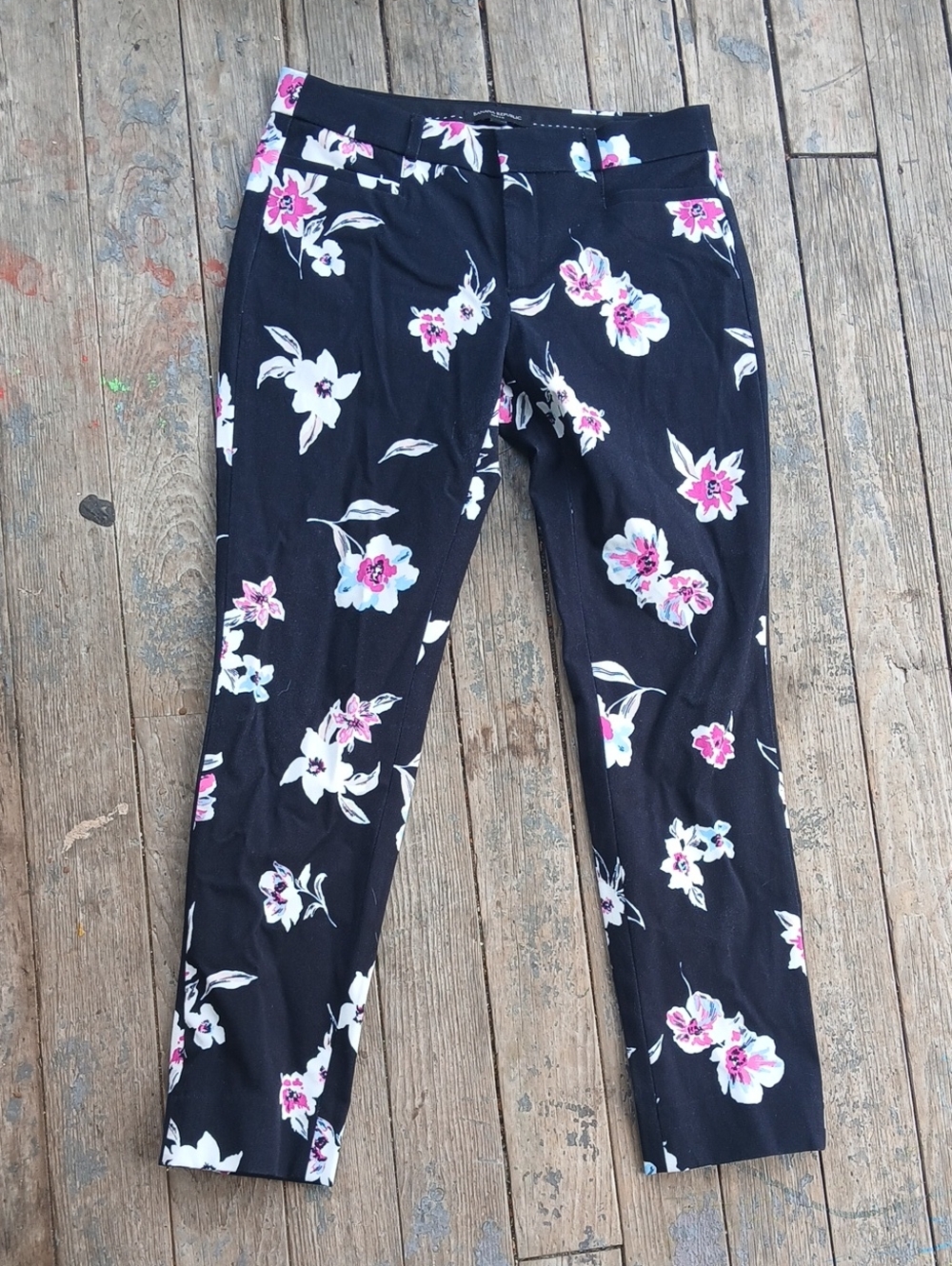 GUC Banana Republic Sloan Black Floral Ponte Knit Pants Size 4